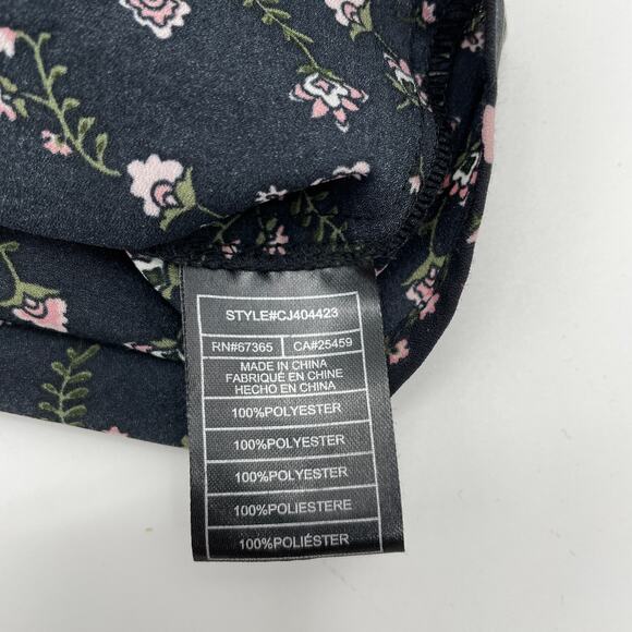 CUPCAKES and CASHMERE Shirt Size L Ditsy Floral Peasant Blouse Cottage Top - Picture 5 of 9